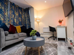 1 bedroom-sofabed-worktable-4-wifi-parking